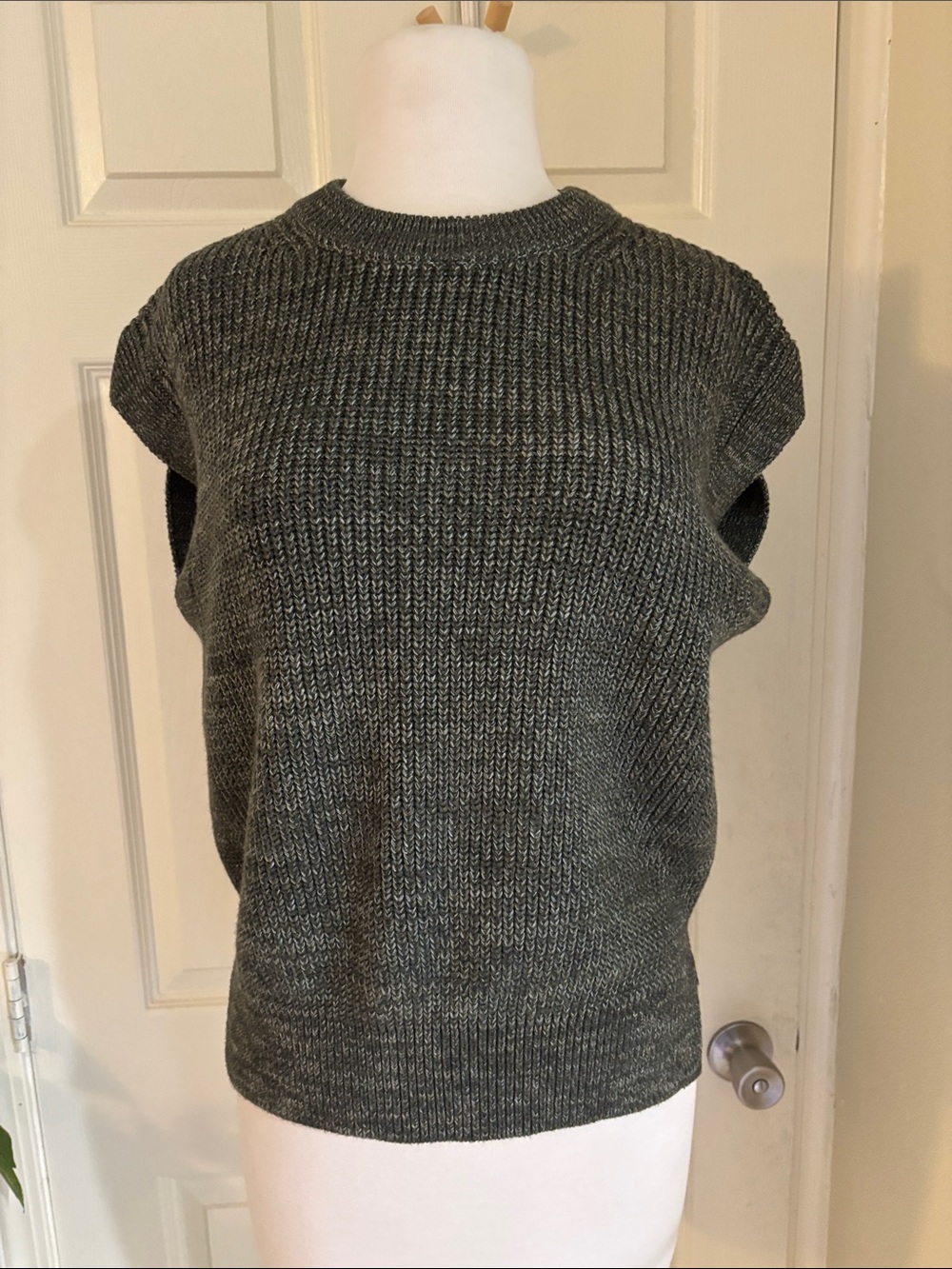 Polo Ralph  Lauren  sizeXXS  Sleeveless Knit Sweater Vest in color olive
